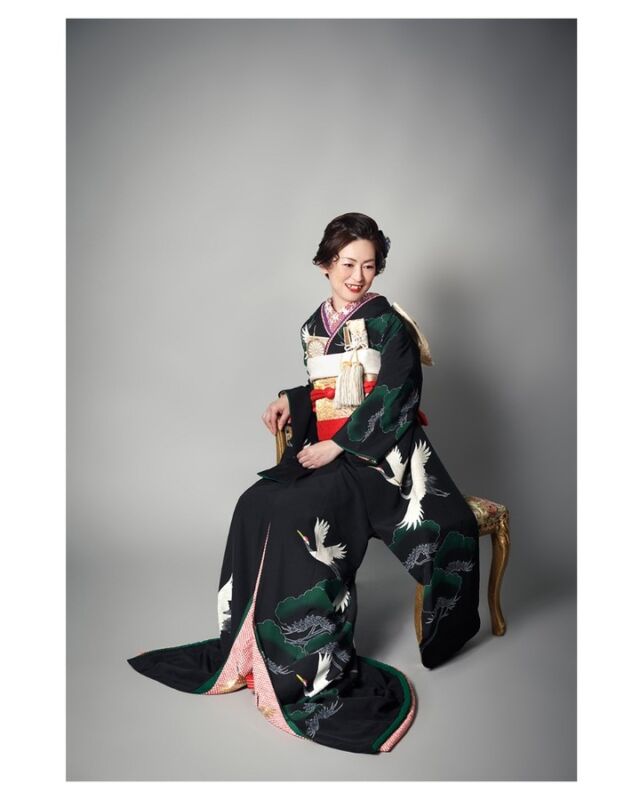 引振袖4着まとめ売り　縮緬他 黒引き振袖 | GR Kimono HP
